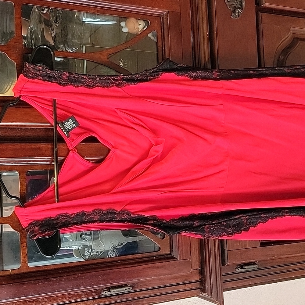 Torrid top, red, sleevless, lace side size 2